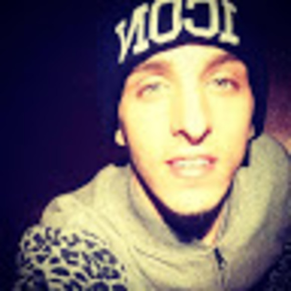 Meet your Posher, Andrew - Picture 1 of 1